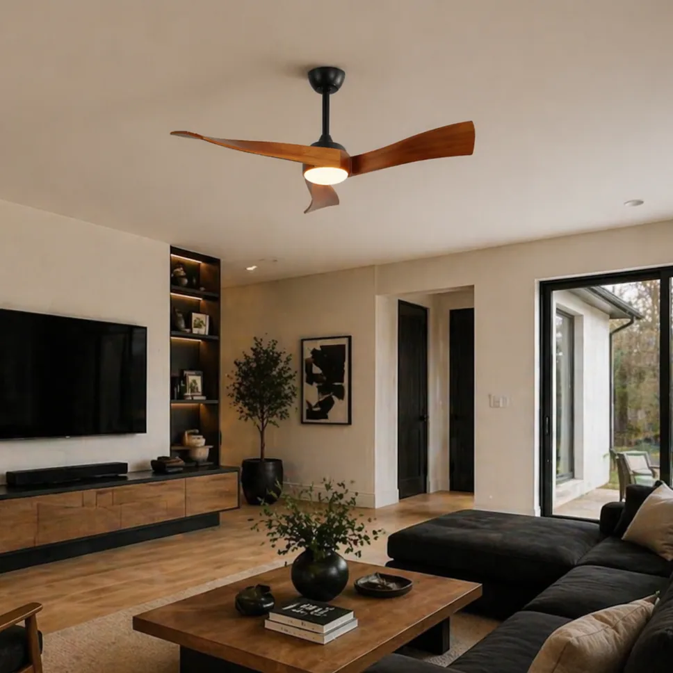 Ceiling fan with or without light: how to choose