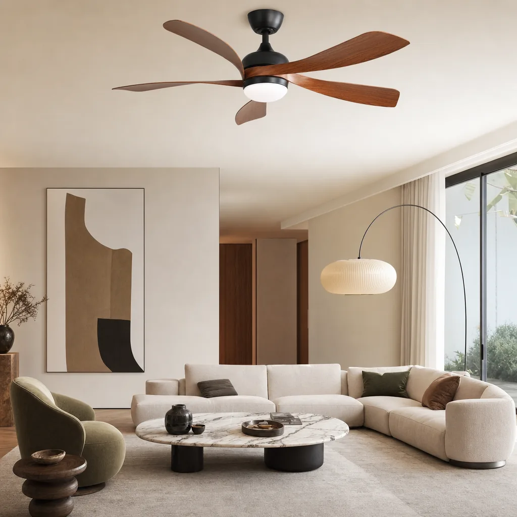 Couleurs intérieur luxe : palettes crème, encre et laiton pour un espace premium